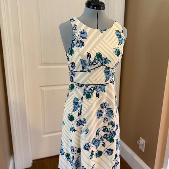 Banana Republic fully lined Floral Midi Dress - Picture 6 of 7